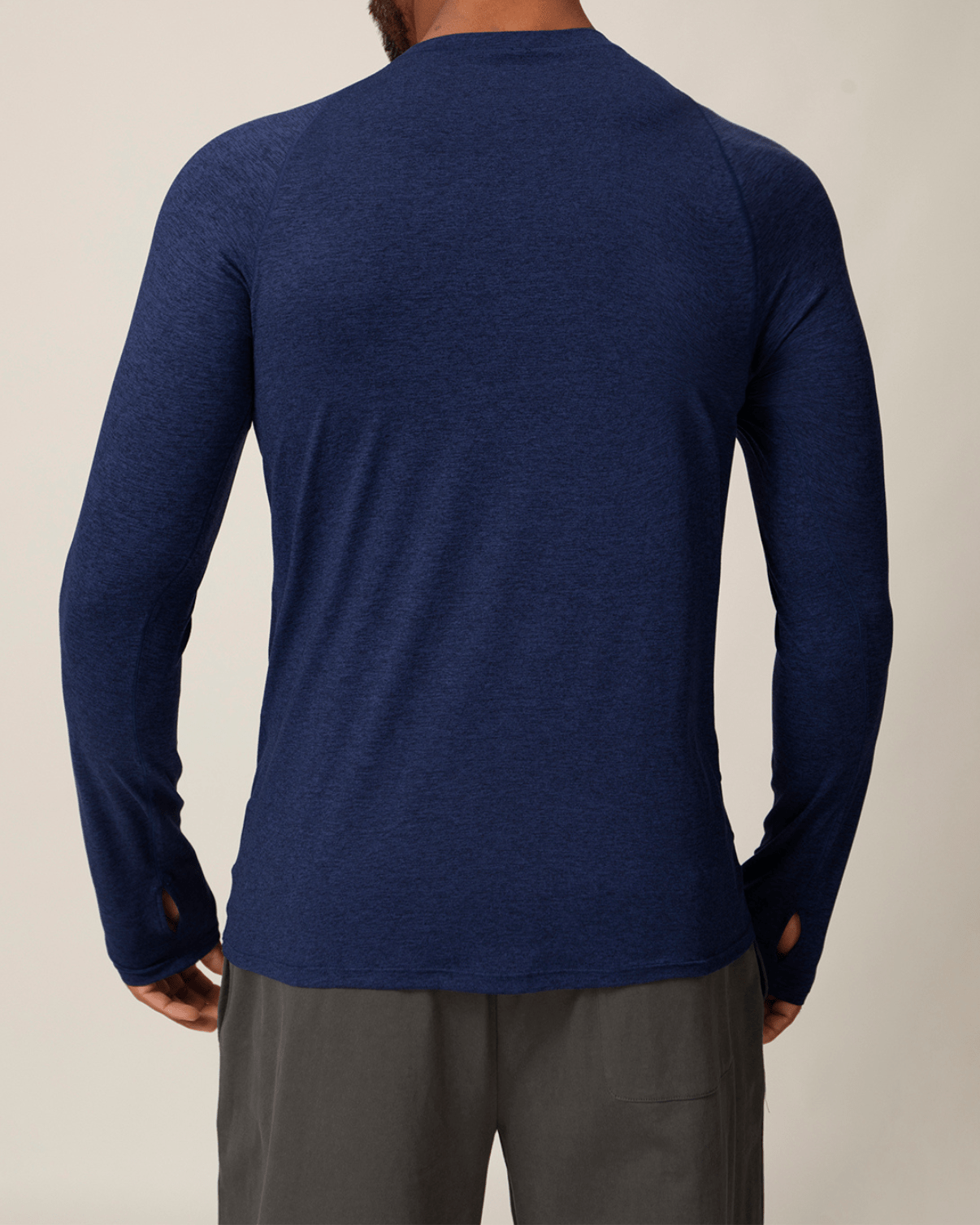 Atheltichub Langarmshirt mit Daumenlöchern – Sportlich & Trendy!