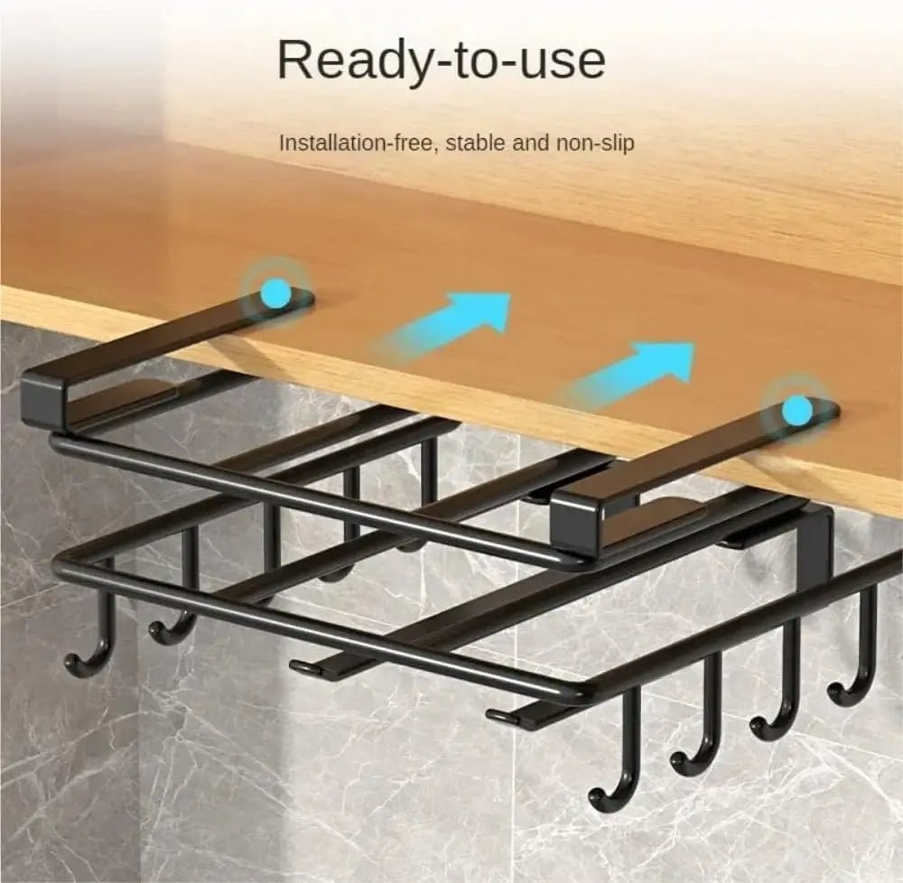 Elegantes Hängeregal für stilvolle Küchenorganisation