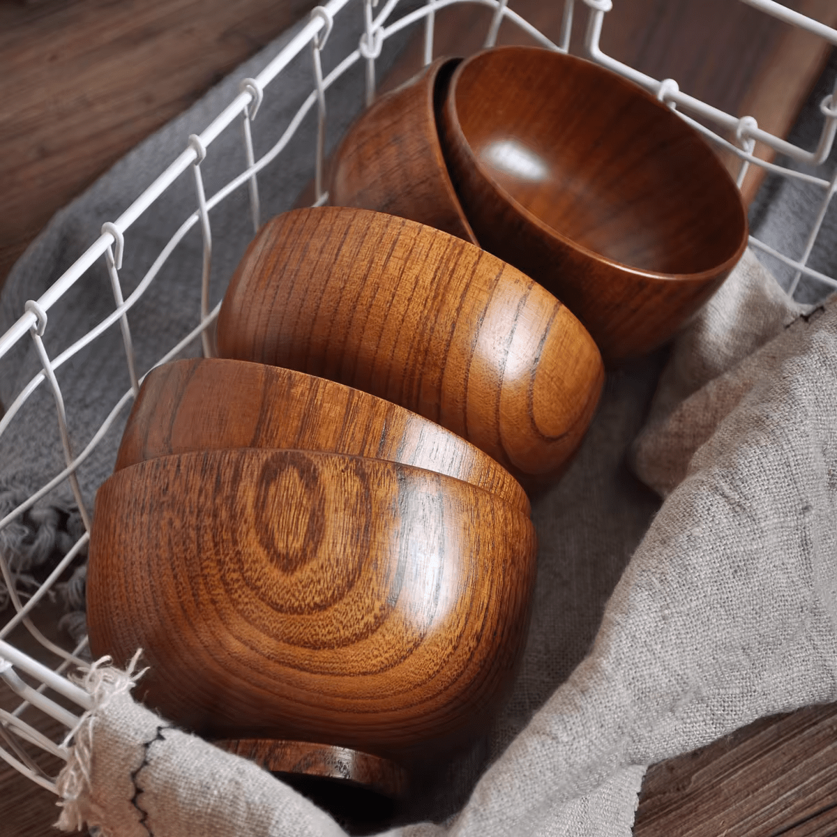 Elegante Jujube Holzschalen aus Japan