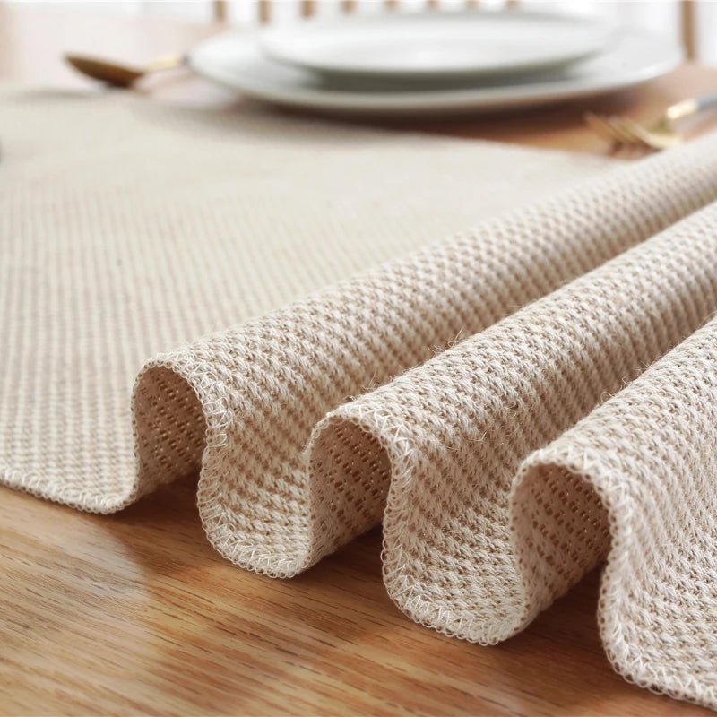 Eleganter Leinen-Tischläufer aus hochwertigem Gewebe