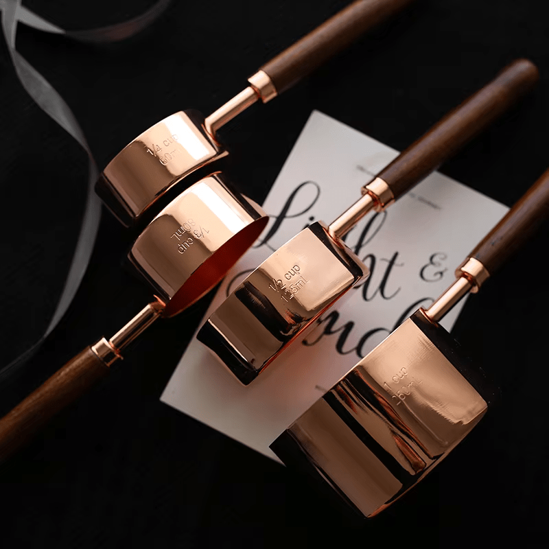 Elegantes Roségoldenes Holz-Messset (8-teilig)