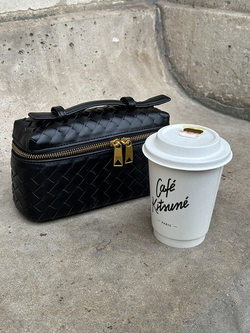 „Tara: Elegante Gewebte Tasche für Stilbewusste“