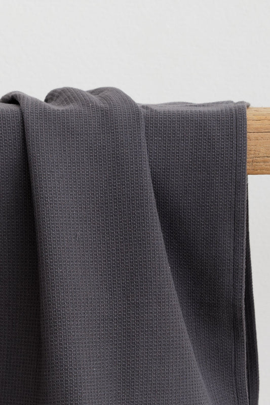 Elegantes Set handgewebter Geschirrtücher in zeitlosen Farben