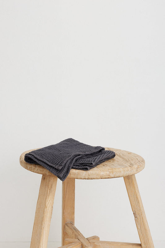 Exklusives Handtuch aus handgewebter Baumwolle - Anthrazit