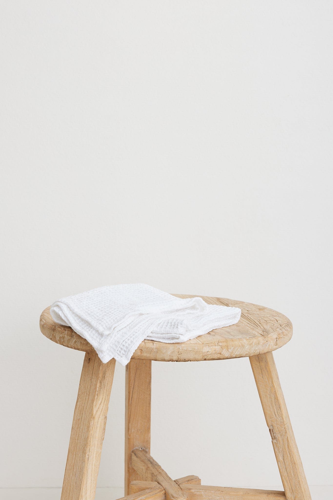 Elegantes Handtuch aus handgewebtem Stoff - Reinweiß