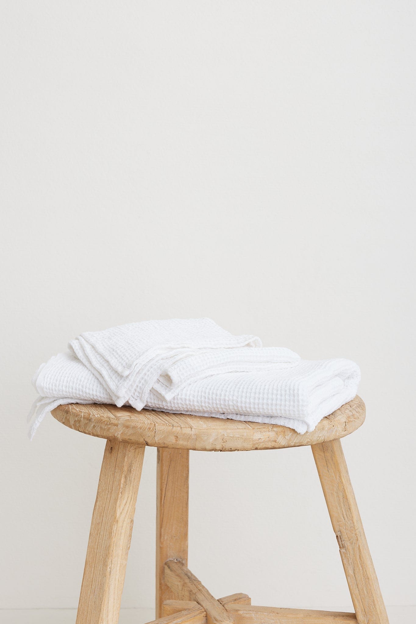 Elegantes Handtuch aus handgewebtem Stoff - Reinweiß