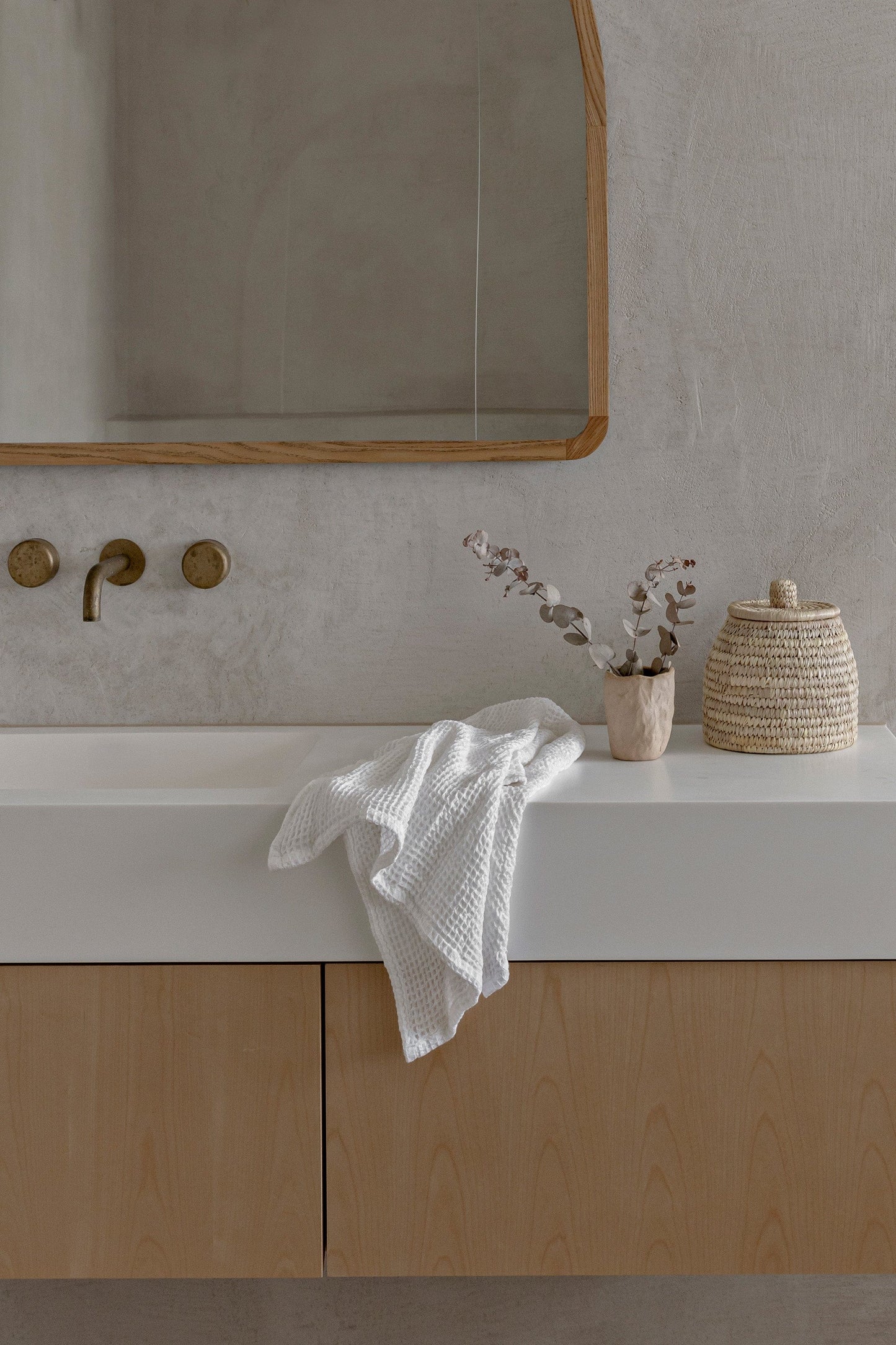 Elegantes Handtuch aus handgewebtem Stoff - Reinweiß