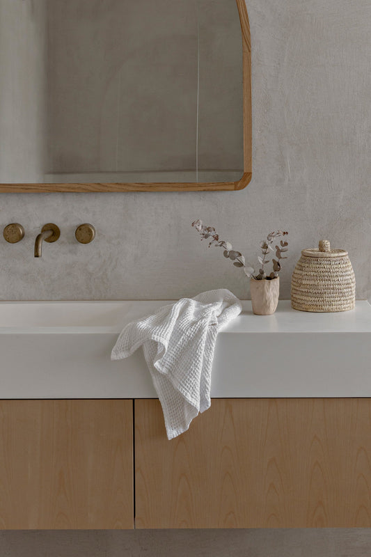 Elegantes Handtuch aus handgewebtem Stoff - Reinweiß