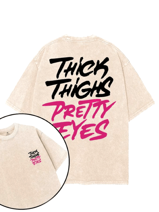 Kurven & Augen: Trendiges T-Shirt für Selbstbewusste