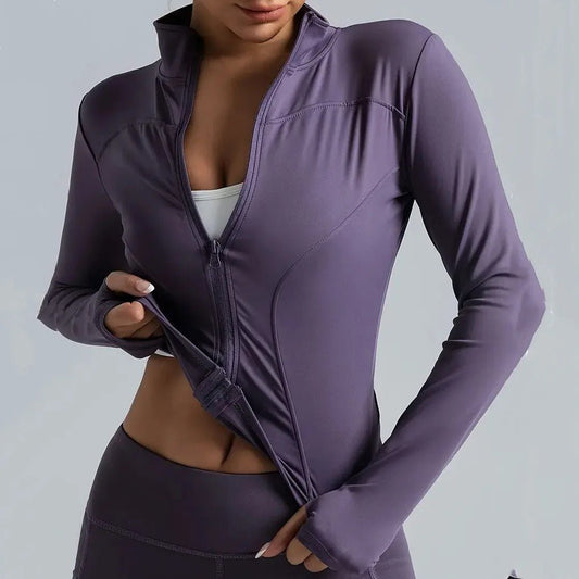 Sportliche Eleganz: Trendige Trainingsjacke mit Reißverschluss